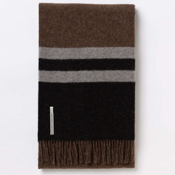 Alicia Adams Alpaca Canyon Throw Blanket - Picture 14 of 14